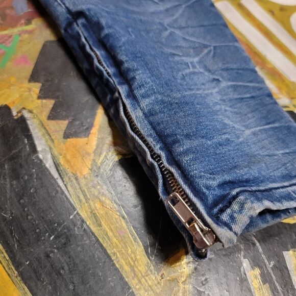 PacSun Active Stretch distressed blue jogger jeans w drawstring & ankle zippers - Picture 2 of 9